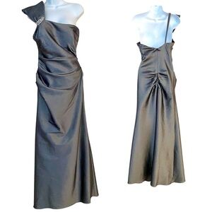 NW Nightway Gray Formal Full Gown Size 12 Sleeveless One Shoulder Cocktail Maxi